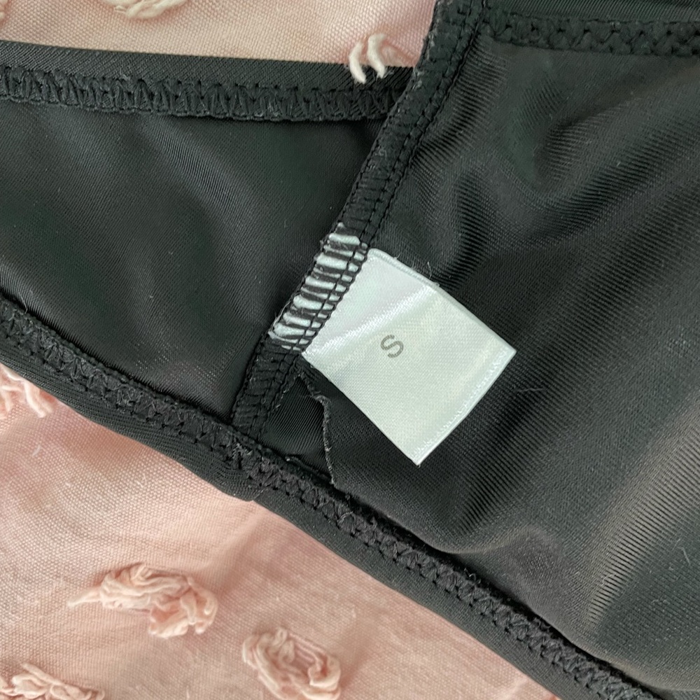 High-Neck Scalloped Black Women's Swim Set - Picture 4 of 7